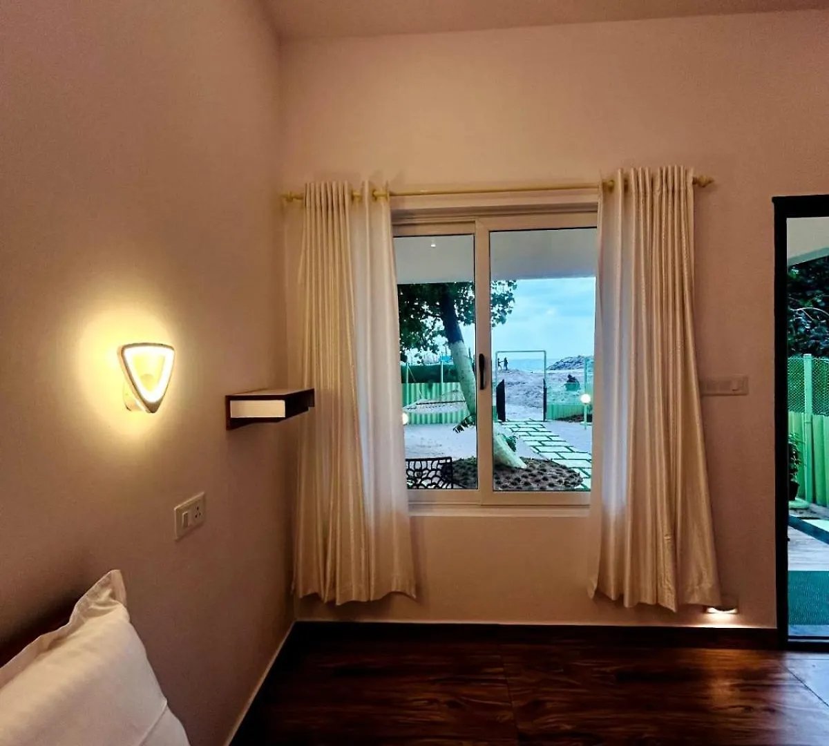 Kwatera prywatna Marari Eshban Beach Villa Alappuzha